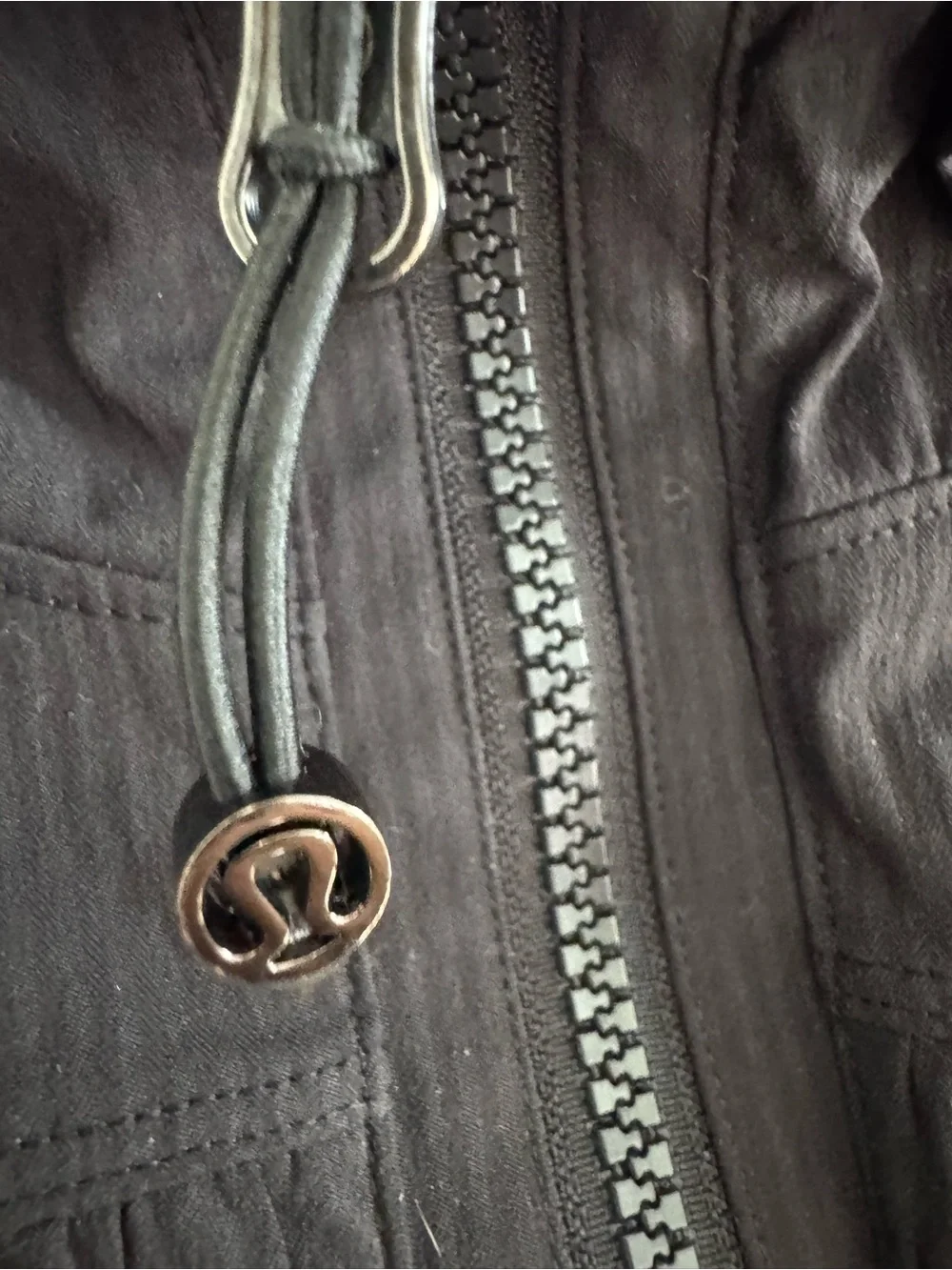 Lululemon Black Ruched Define Hooded Jacket | Thumbholes | Size 2